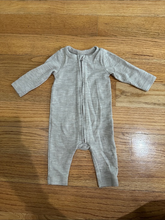 H&M Other - 100% Merino Wool Baby Baselayer. H&M size NB. Tan.